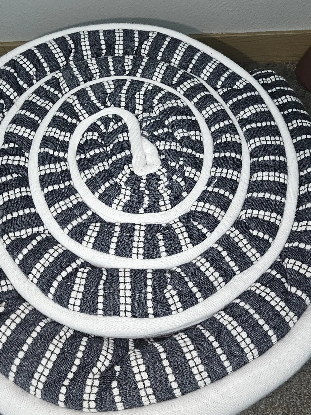 Mainstays Black and White Striped Quilt - Reversible